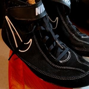 Nike Speed  Wrestling Shoes youth size 5.5